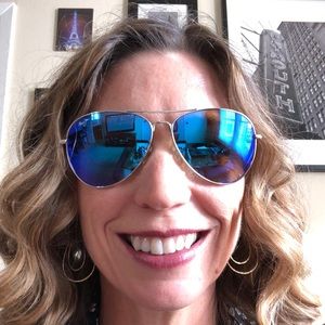 Meet your Posher, Sharon